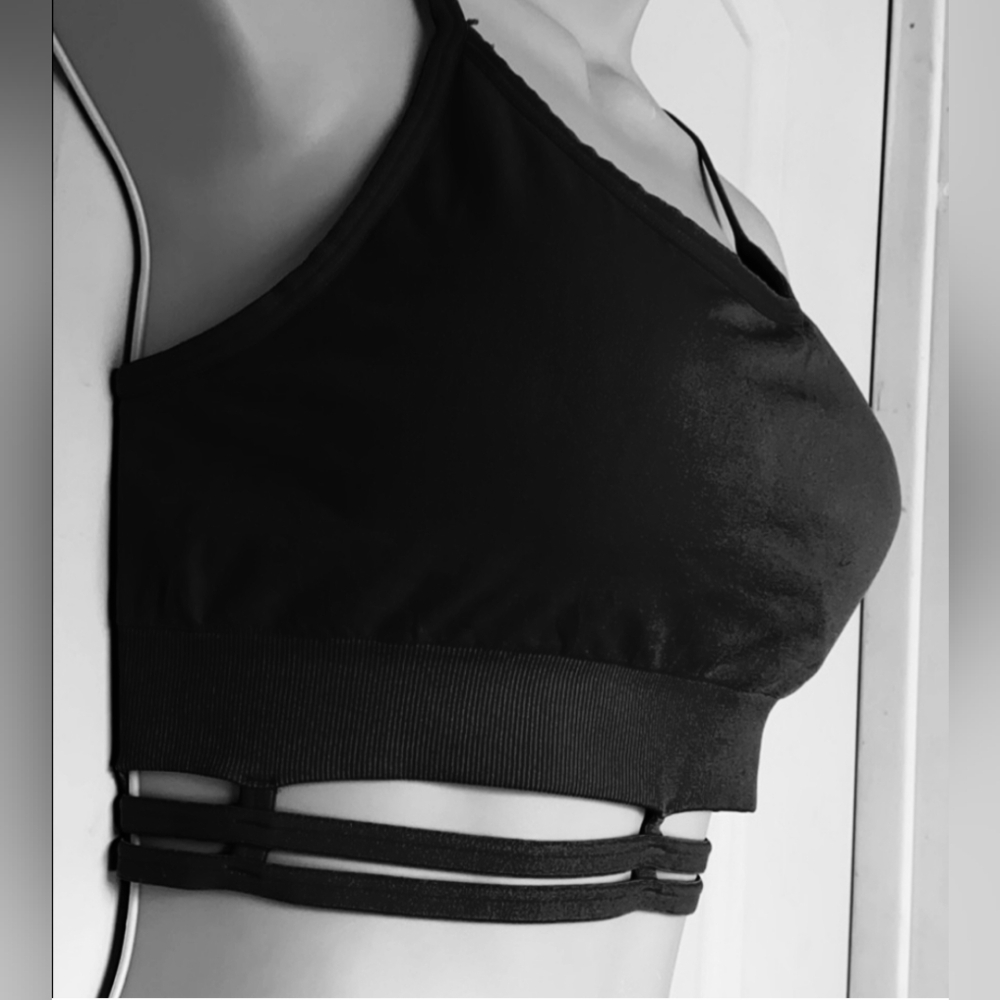 Velocity Strappy Sports Bra - Picture 4 of 5